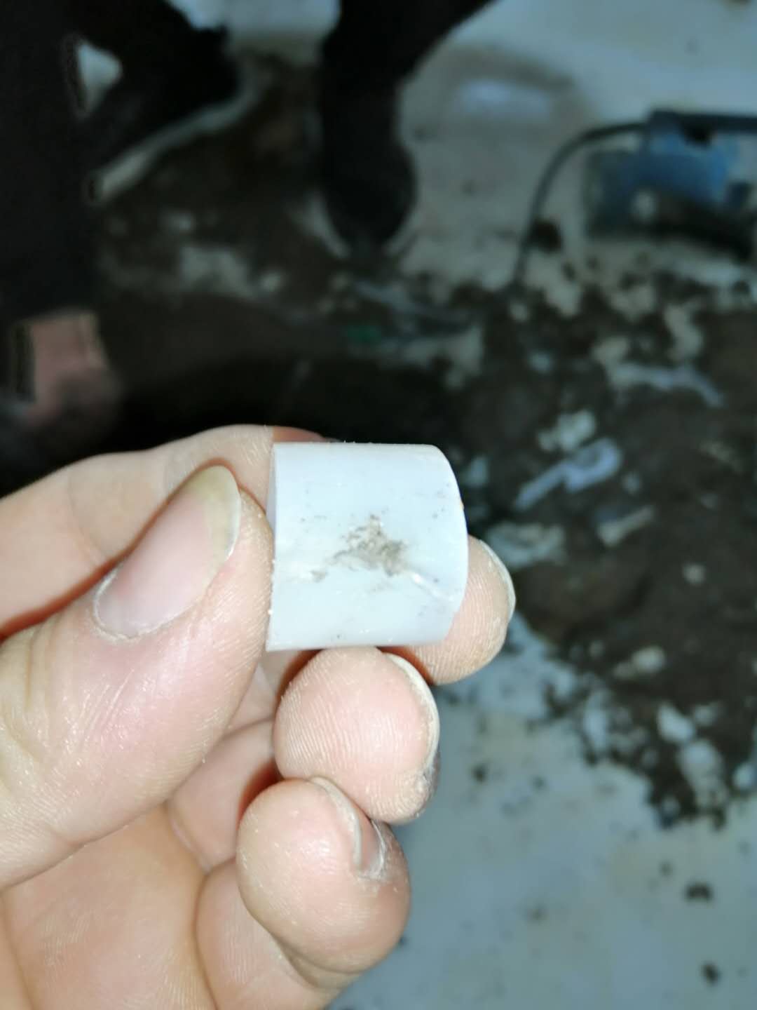 康定家里地暖漏水了怎么办？